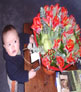 wat een mooie bos bloemen heeft tante laura aan opa gestuurd voor zijn veraardag